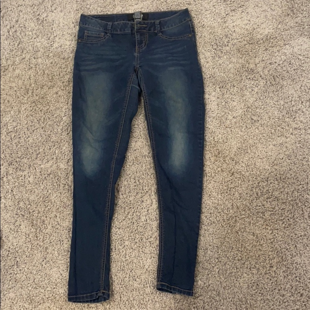 dark wash low waisted skinny jeans